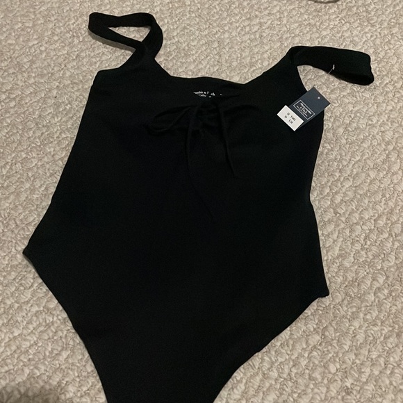 A&F Spagetti strap bodysuit - Picture 3 of 5